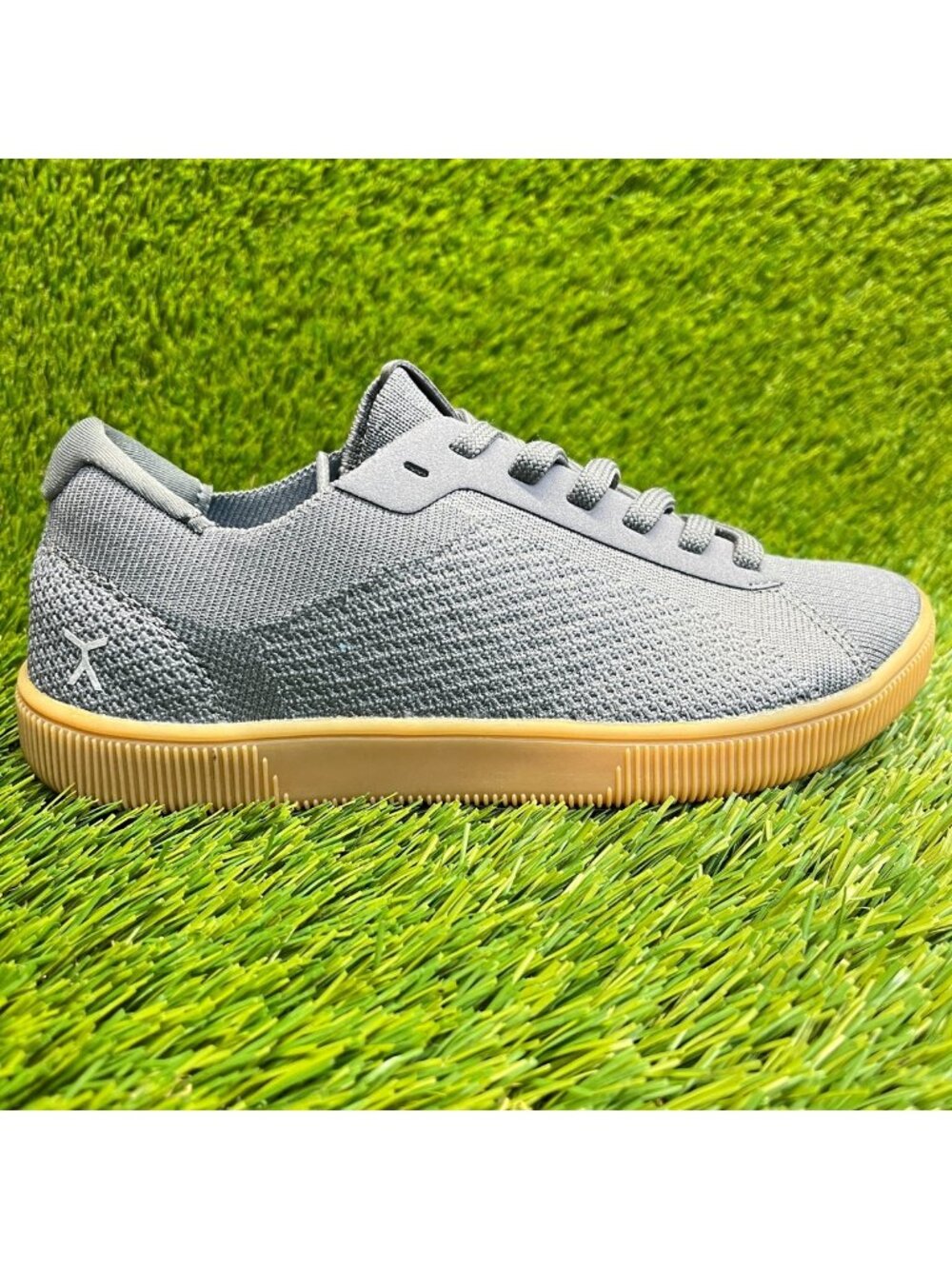 Flux Adapt Trainer Gray Gum Womens Size 5 Athletic Walking Knit Shoes Sneakers